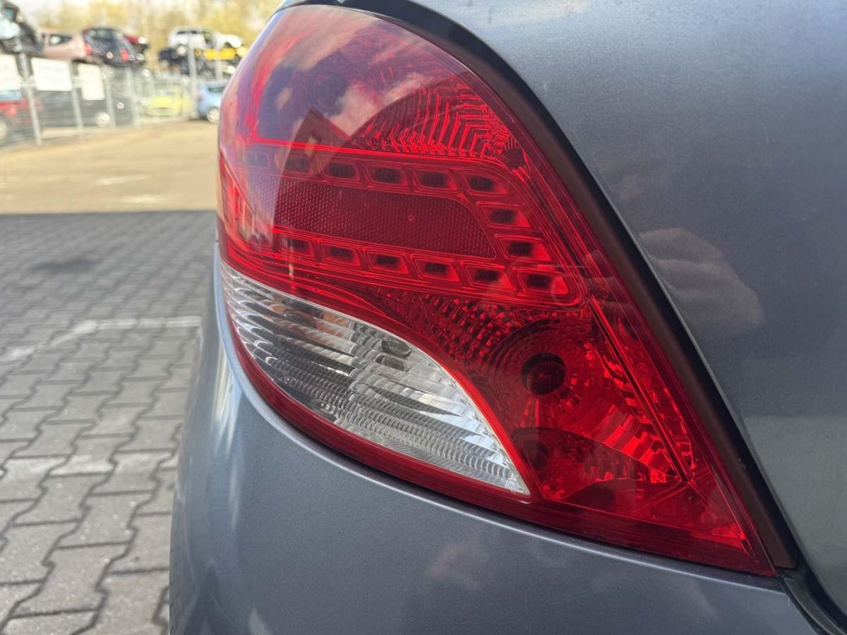 Peugeot 207 original R&uuml;cklicht R&uuml;ckleuchte Schlussleuchte links Facelift Bj.2010